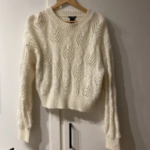 Lindex stickad tröja  - Söt stickad tröja från Lindex i storlek S. Använd fåtal gånger och är i bra skick 🩷💖🌸