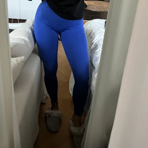 Träningsthights - Har för många thights så rensar nu :) köp 2 i bundle så får du gratis frakt 💗