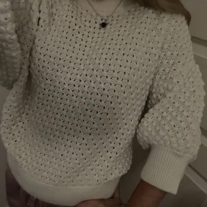 Topp - Fin stickad topp, knappt använt