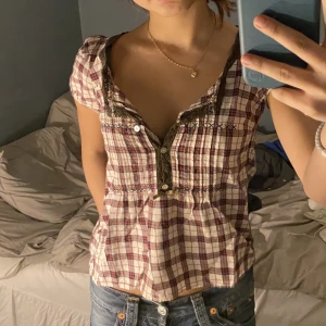 Odd Molly blus rutig - Tröjan skulle jag säga passar alla den är jätte fin och sitter bra på kroppen säljer denna för att jag knappt använder den 💗