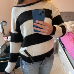 Stickad tröja!  - Så snygg stickad tröja i sånt fint material!!