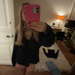 V-ringad tröja från zara - Grå jätte gullig v ringad stickad tröja från zara🩵