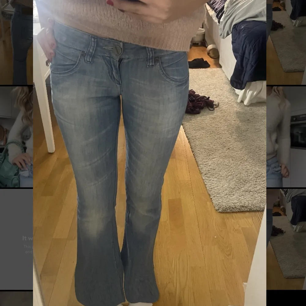 Super fina blåa bootcut jeans!❤️ De är i storlek 25/32. Inga defekter! Midjemått:77cm och innerben:80cm❤️. Jeans & Byxor.