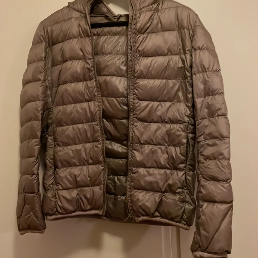 Sbiege puffer jacket from uniqlo in size S. Jackor.