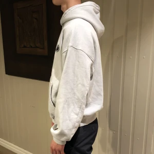 Ljusblå hoodie - I använt skick