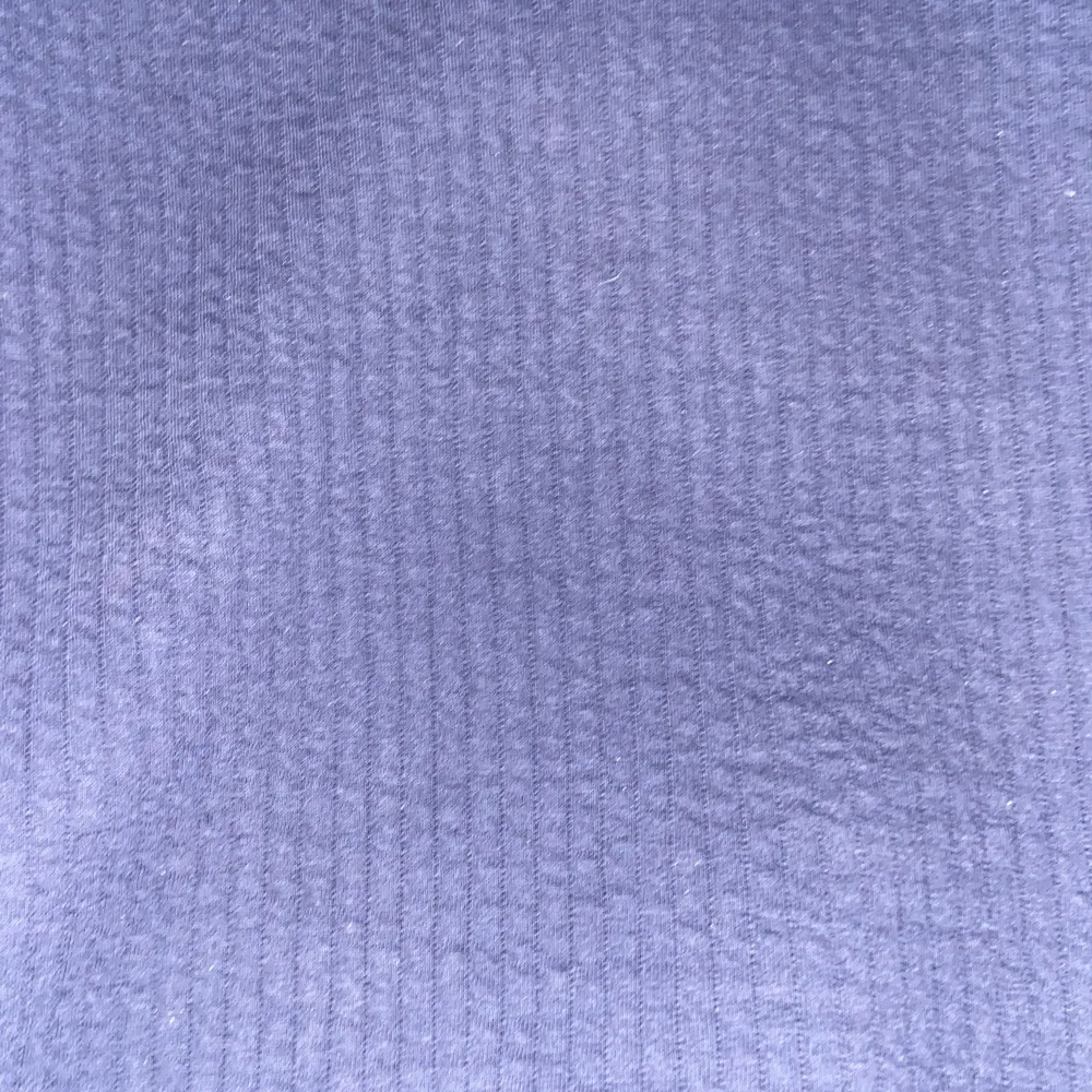 Säljer marinblå lyle&scott tröja i storlek S herr Helt oanvänd nypris: 600. Hoodies.