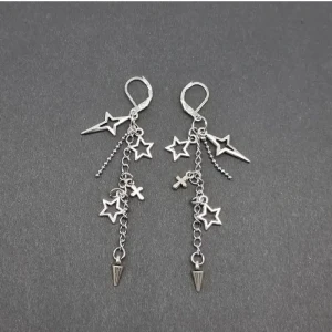 Handgjorda örhängen  - Handgjorda örhängen ●Material- rostfritt stål, zinklegeringar ●Gjord i bra kvalitet 💎Örhängeskrokar -silver925 . Nickel fri.☆☆ 50kr/st eller 80/par☆☆Längd - 8cm [Frakt 15kr]