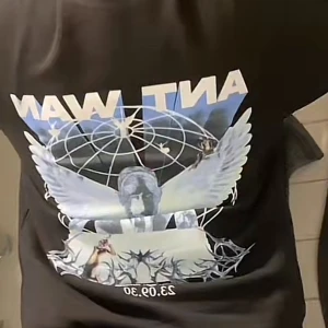 Ant wan hoodie✨ - Säljer den nya skit snygga ant wan hoodien då jag köpte två styckna på hans konsert🩷 