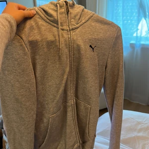 Puma hoodie - Hoodie med dragkedja från puma