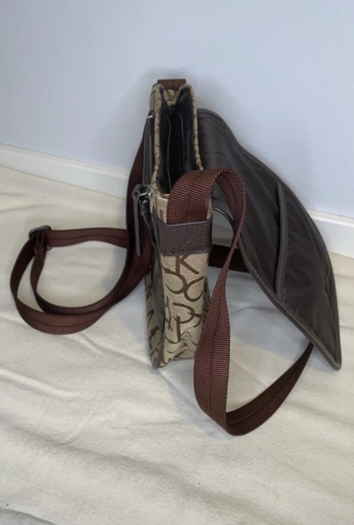 Calvin Klein Axelväska  - 90