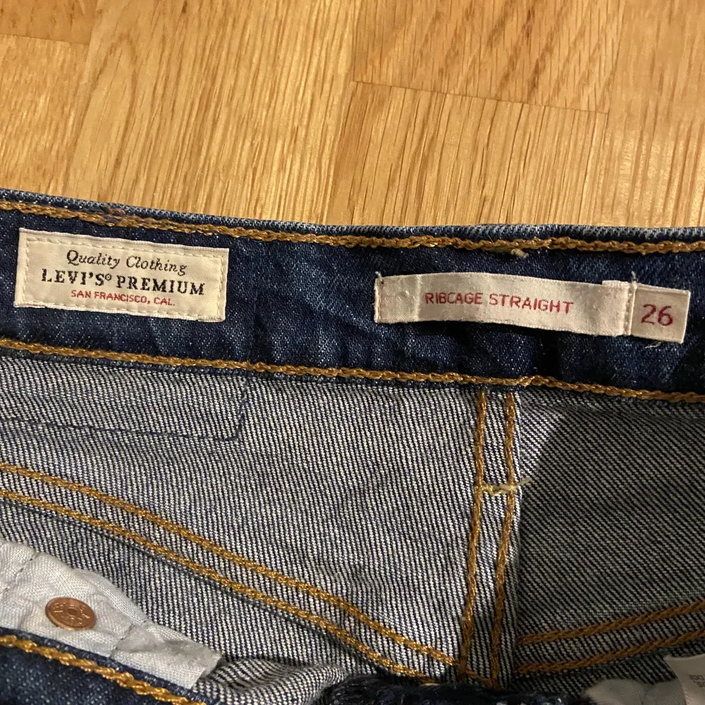 Köpte för ett antal år sen men har samma kvalite som när jag köpte dem. . Jeans & Byxor.