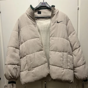 Nike Manchester jacka  - Vintage Nike jacka, perfekt till hösten, Stolek M 