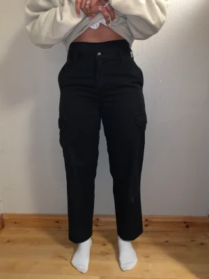 Diesel byxor  - Raka diesel byxor med cargo stil. Står S men skulle säga passar xs till mindre m. ✨köpen står för frakten!