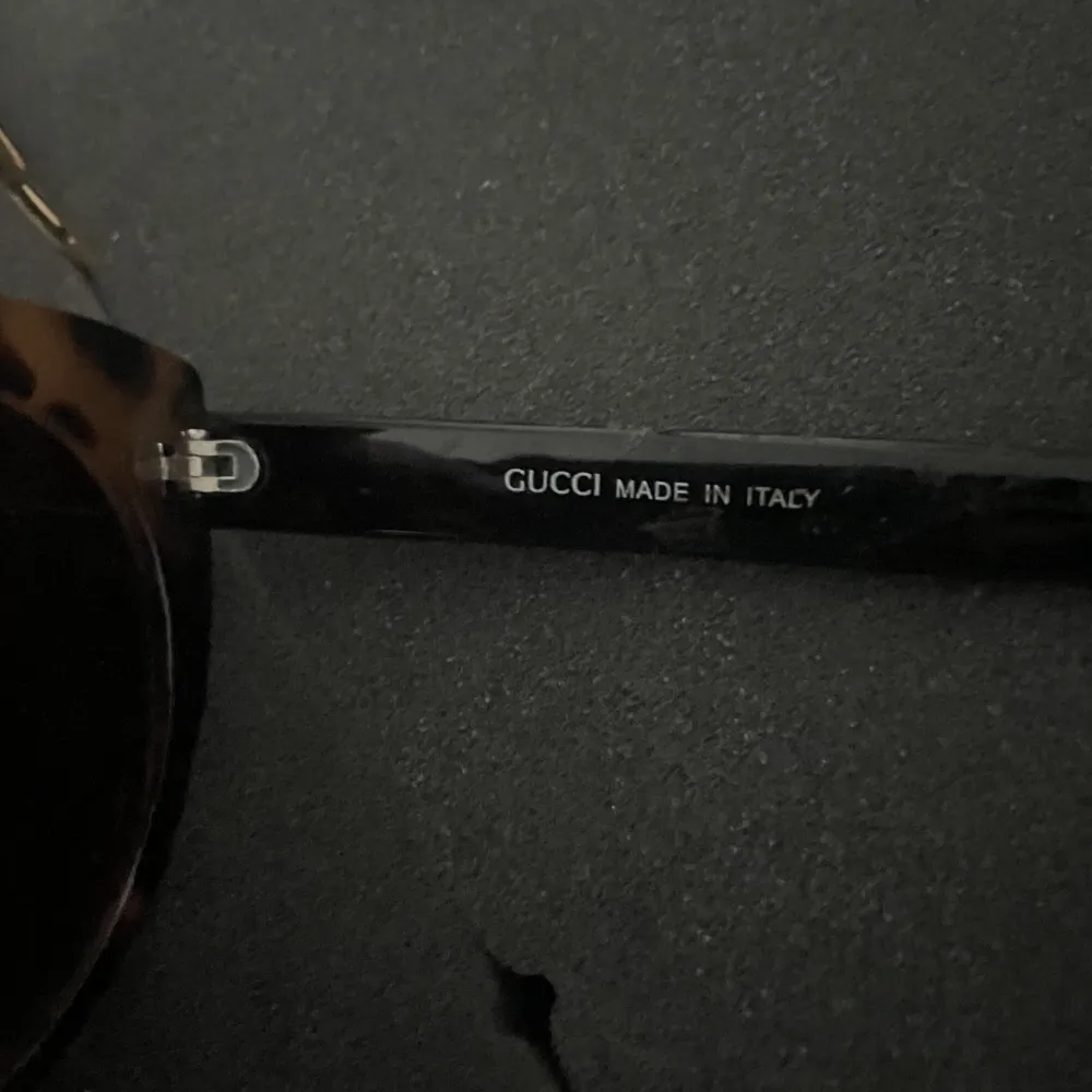 Gucci solglasögon som aldrig används. Fint skick🥰. Accessoarer.