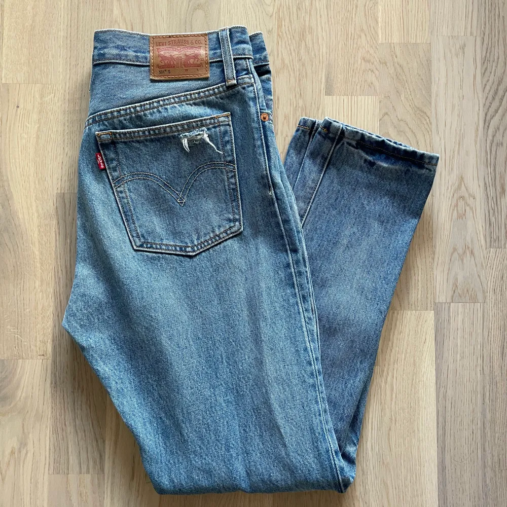 Ett par Levis 501 i storlek W28 L30! . Jeans & Byxor.