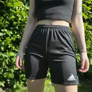 Adidas shorts - Träningsshorts, knappt använda!