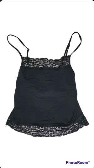 Linne - Nyskick. Superfint natt linne från hm som inte komms till användning. Tveka inte att ställa frågor!