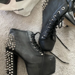 Jeffrey kampbell lita spike storlek 37 - Jeffery kampbell klackskor lita spike