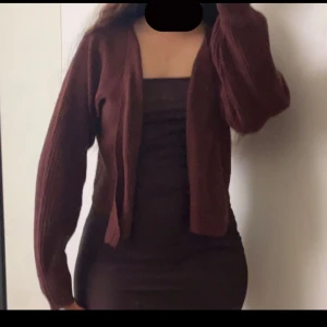 Kort  kofta  - Helt ny S men oversized. 