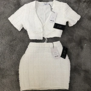 NAKD set - Tvådelat set från NAKD, storlek 38 på både topp och kjol