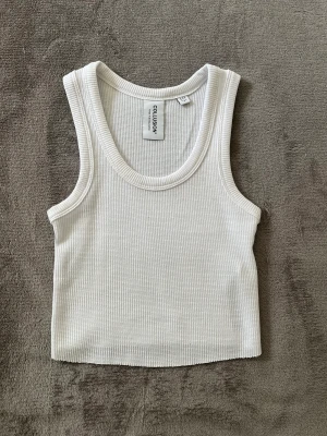 Linne - Vitt linne från Collusion, aldrig använd. Storlek 36, sitter som en XS🤍Köparen står för fraktkostnad!