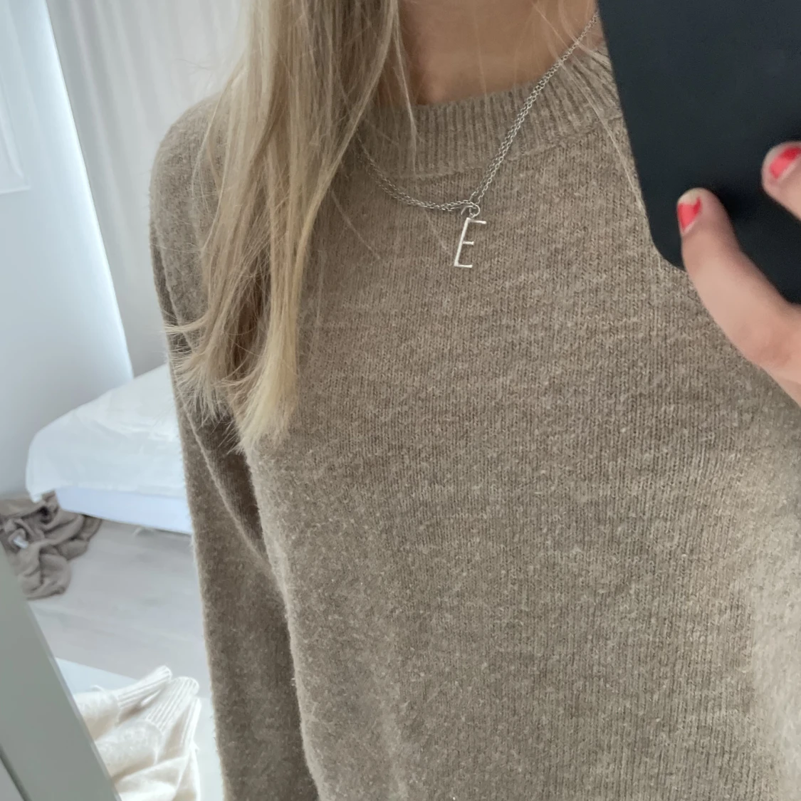 Beige stickad tröja - 90