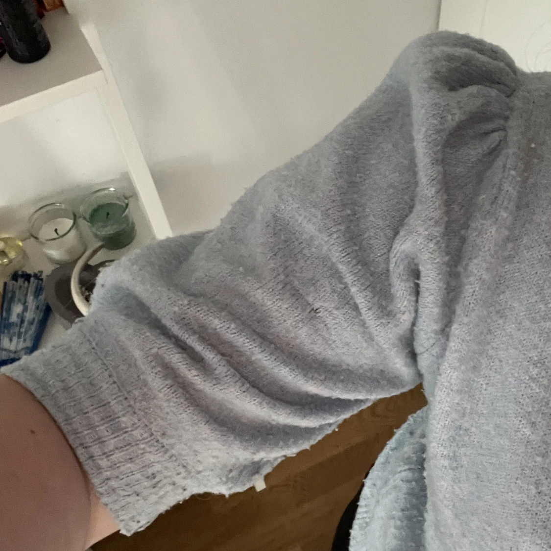 Ljusblå stickad blus/topp/t-shirt - 90