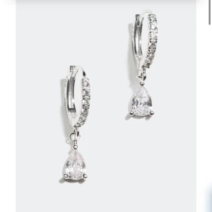 örhängen silver  - köptes för 249kr säljes för 150kr äkta silver 