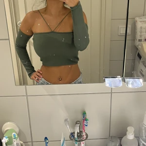 Tröja - En jätte fin tröja som aldrig är använd köpt på zara❤️ribbat material💓 stretchig! 