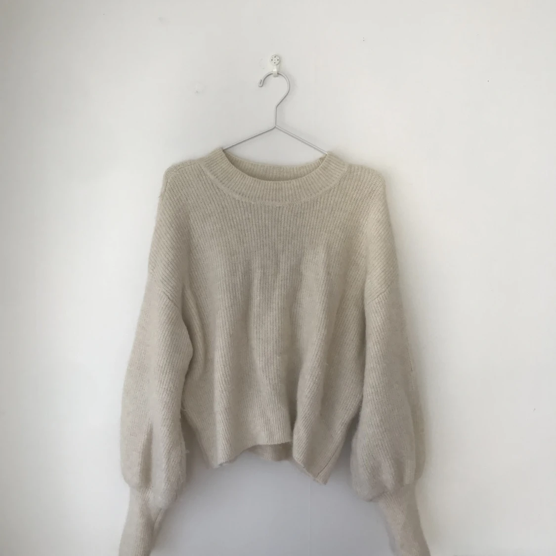 Stickad vit tröja - 91