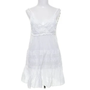 Sommarklännig - Jättefin somrig klänning från sellpy, har tyvärr inte fått någon användning för den står xs på taggen