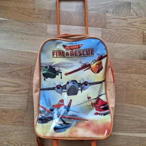 Reseväska barn Disney plane - Reseväska barn fin skick 