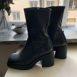 Vagabond boot - Använt 1 gng så som nya, ingår box!! Riktigt snygga och sköna🌟 köpare står för frakt, går även att mötas i innerstan. originalpris: 1695