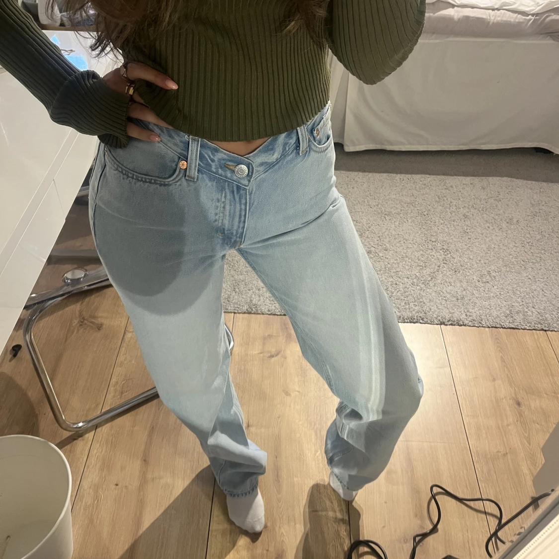 Monki v-shaped jeans