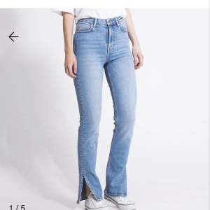 ”Split jeans” från lager 157 säljer pga storleken var fel. Endast använda en gång  Nypris:300