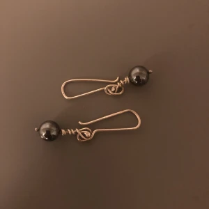 Öronhängen i nyskick  - De är oanvända 