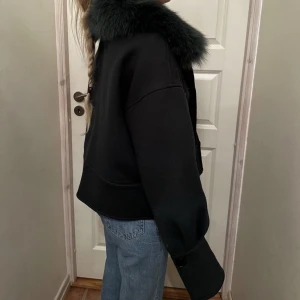 Meotine jacka - Super fin jacka i nyskick, skriv pris idéer 