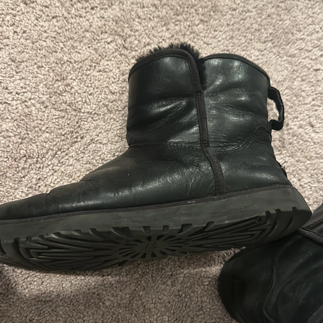 Uggs i äkta läder  - 91