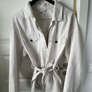 Jeans Jacka - En jeans jacka i jättebra skick.