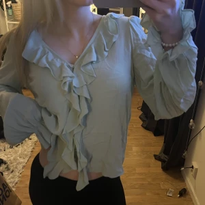 Blus  - Super söt blus 💚aldrig använd 