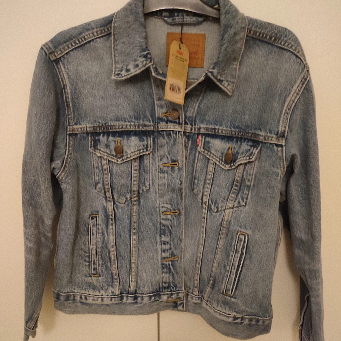 Levis jacka dam fri frakt 