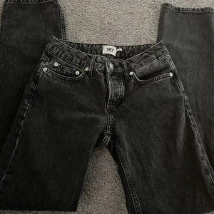 Snygga straight jeans från lager 157!🩷 - Snygga low waist straight jeans, används bara ett par gånger. Inget tecken på användning❤️ kan sänka pris❤️