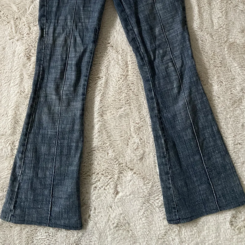 OBS: KÖP DIREKT FÖR 530❤️❤️Skitsnygga jeans jätteunika och skulle verkligen behållt dem om dem inte var små på mig, har därför inga bilder med dem på❤️❤️. Jeans & Byxor.