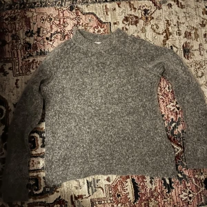 Mohair tröja - Har ett hål vid armhålan därav priset