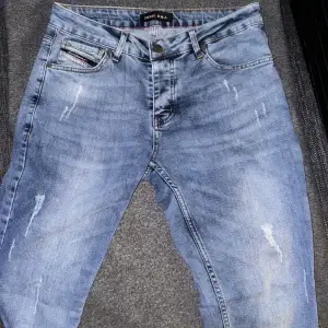 Diesel DNA jeans ej använda så mke. Köpt från farfetch för 2592