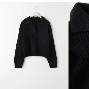 Stickat  - Säljer denna fina stickade från Gina tricot. Liiiite nopprig, annars fint skick. Slutsåld på hemsidan. Skriv för egna bilder 💕