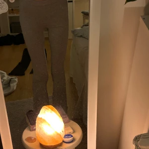 Joga byxor - Gråa Johan byxor från lager 157 i storlek xs. Säljer för att jag inte andvänder de, har endast blivit andvända några fåtal gånger