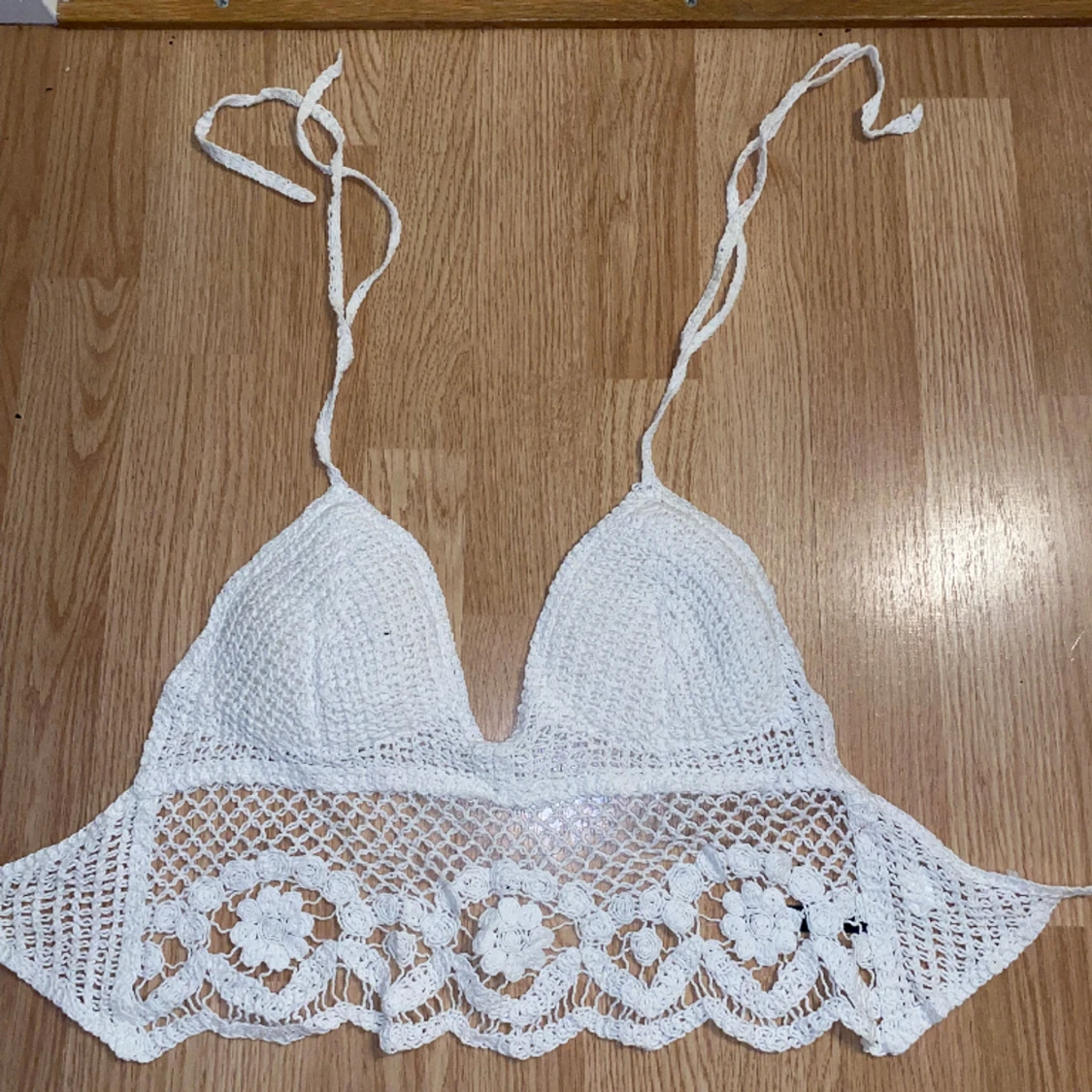 Vit/ljus beige virkad topp