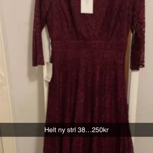 Festklänning  - Helt ny strl 38