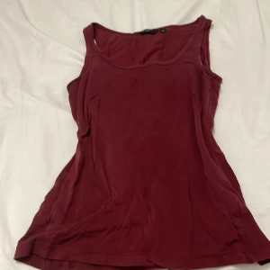 Röt linne  - Jätte fin 